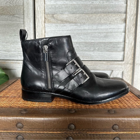MICHAEL KORS FINLEY ANKLE BOOT - Picture 5 of 14